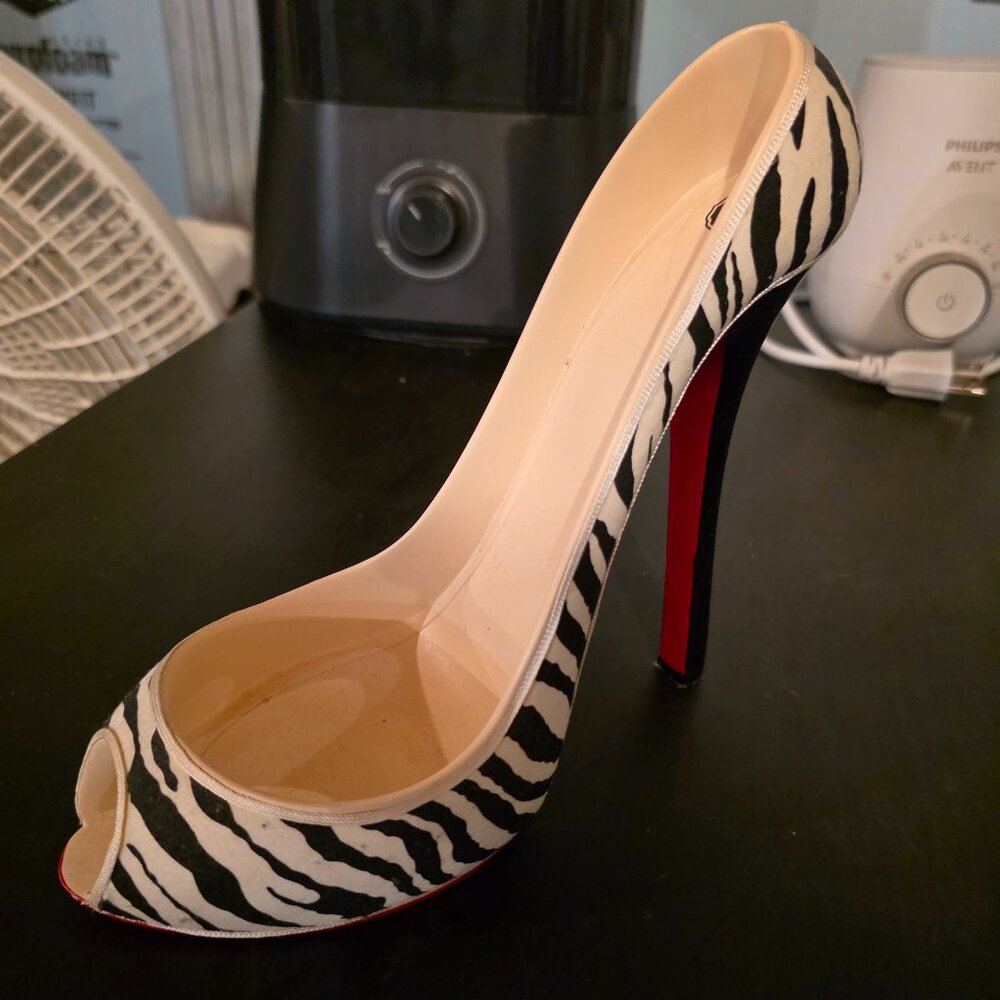 Wine holder - wine bottle not included :)